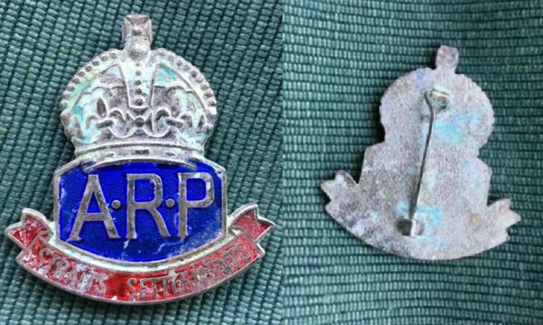 Fake WW2 Straits Settlements enamel badge