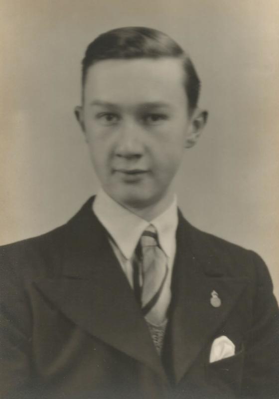 WW2 Photograph of CD (Civil Defence) Lapel Badge.