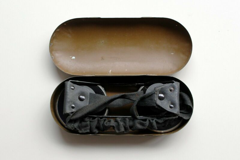 WW2 Tinted Fire Fighters Googles Packed in Tin