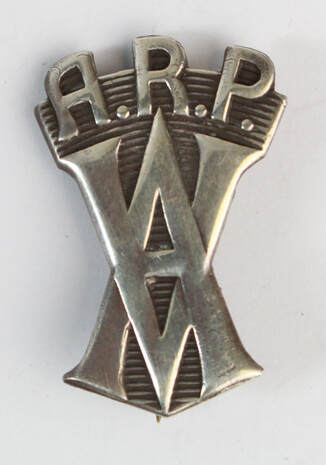 Vickers-Armstrong / Vickers-Armstrongs Silver ARP Badge