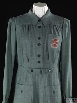 WW2 WVS six-button green dress